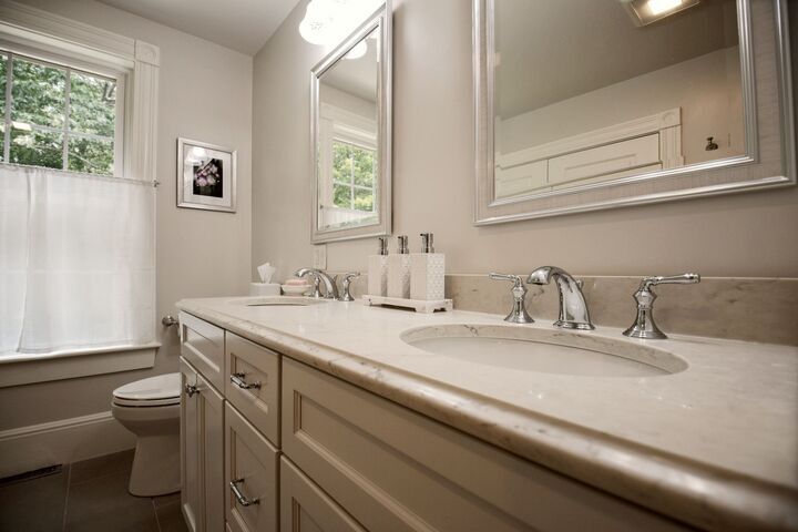 custom bath cabinets